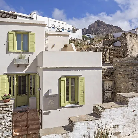 Crossroads Traditional ホテル 3*