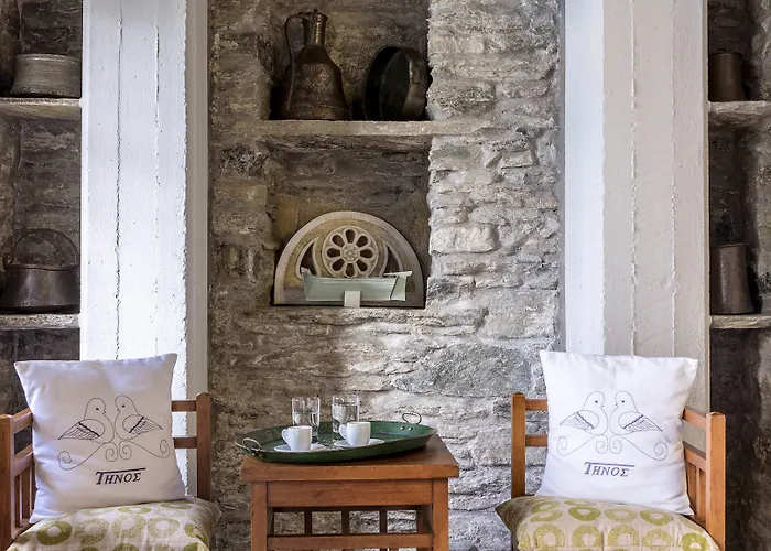 Crossroads Traditional Hotell Tripótamos