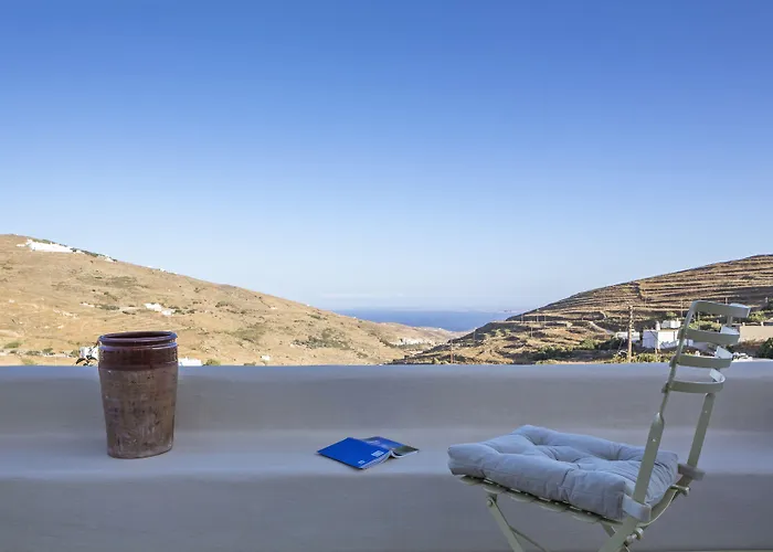 Crossroads Traditional Hotell Tripótamos