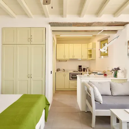 Crossroads Traditional ホテル 3*