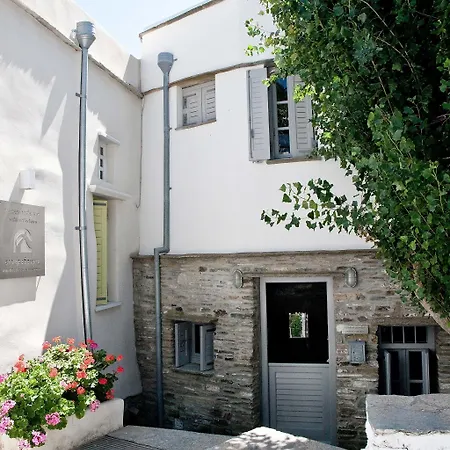 Otel Crossroads Traditional 3*